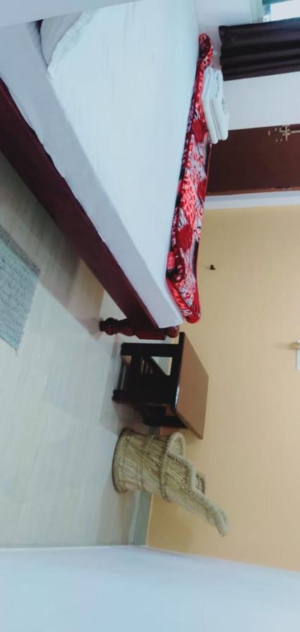 Veeru Homestay Hospet Luaran gambar
