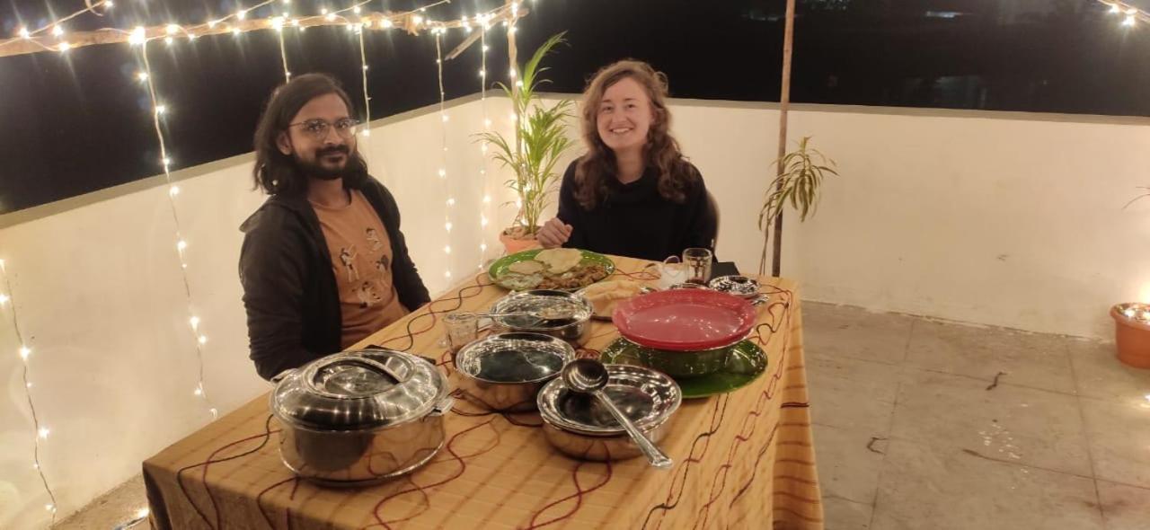 Veeru Homestay Hospet Luaran gambar